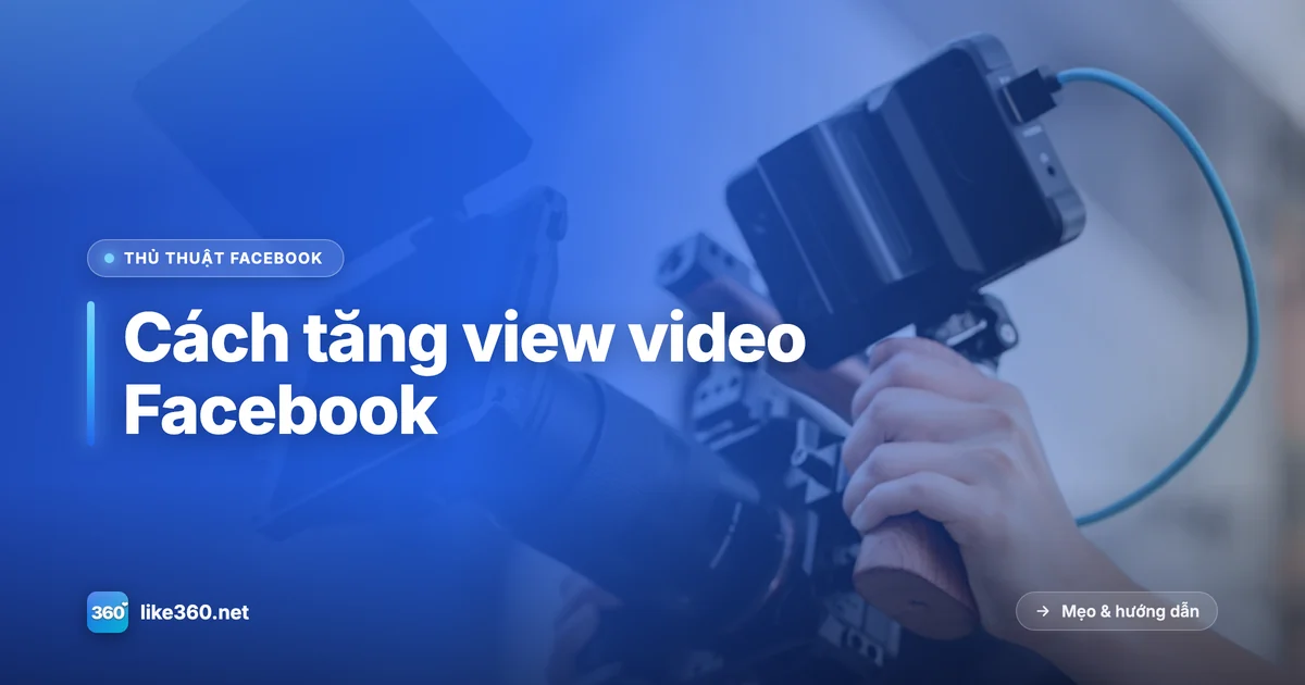 Người sáng tạo cầm máy quay để làm video