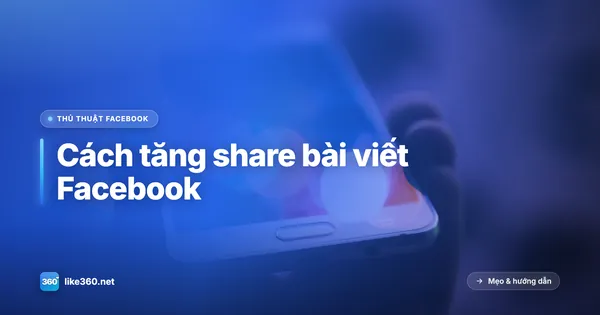 Người dùng cầm điện thoại chia sẻ nội dung