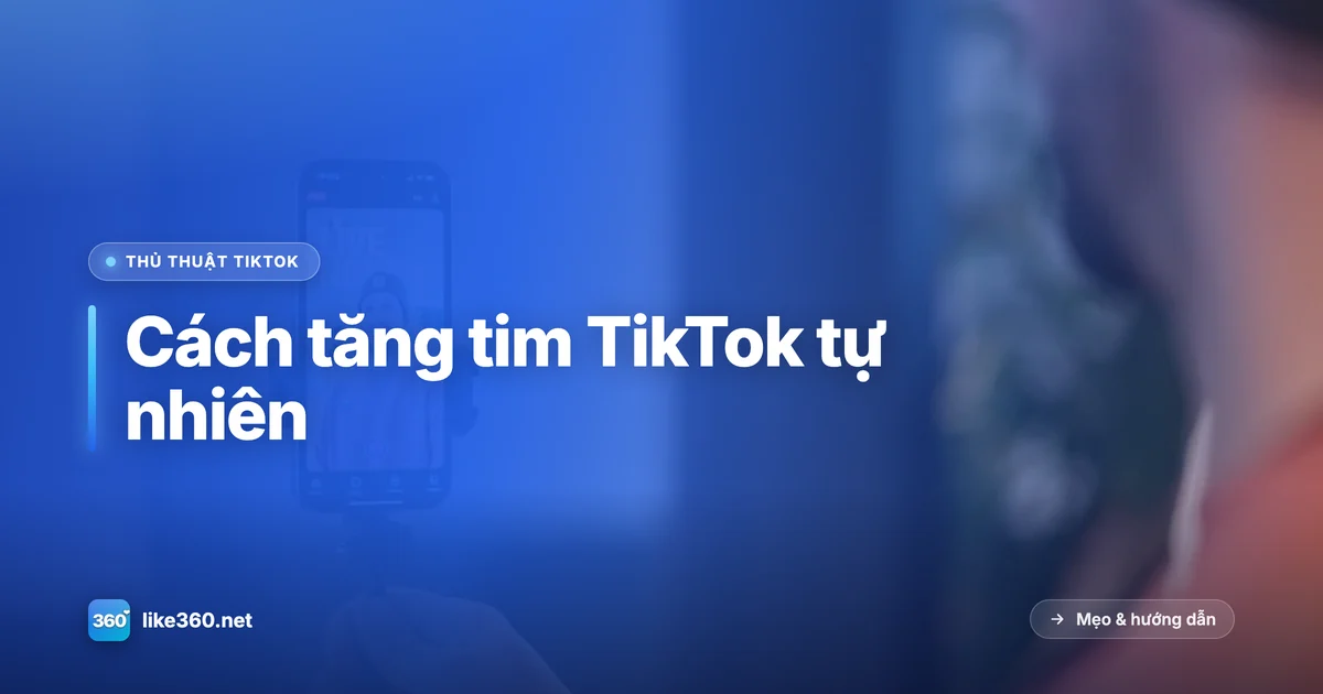 Người sáng tạo quay video livestream bằng điện thoại